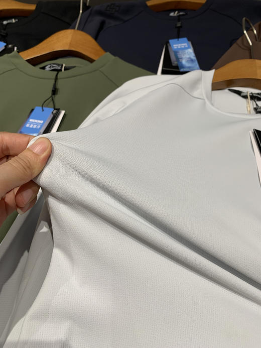 外贸原单⚠️一线品牌迪家大厂出品❗【75D全消光  运动长袖T恤】换季刚需的打底王❗琎口“中空纱”空气层面料、触感软糯Q弹 ！ 细腻柔软！真正的集实用度与颜值于一身! 商品图5