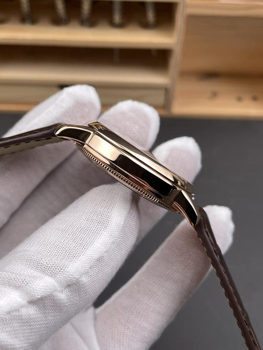 江诗丹顿传袭系列82172腕表  1：1复刻  进口瑞士Cal.215 PS  手动机械机芯  动力十足 上满储蓄动能48小时以上 优质钢结构表壳，满足您高品质要求❕❕❕ 商品图2