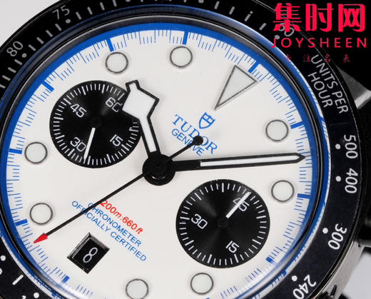 3T帝舵碧湾计时系列 F1赛车25型“黑武士”男士腕表
帝舵 Black Bay Chrono系列是一款融合潜水表传统与赛车计时功能的混合型腕表，以其复古美学与现代技术著称。 商品图4