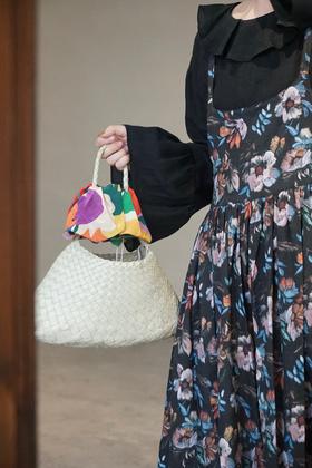 Susuri黑色荷花领衬衫