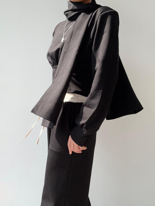 SIJIA｜AW2550 黑色围巾收腰卫衣 商品图1