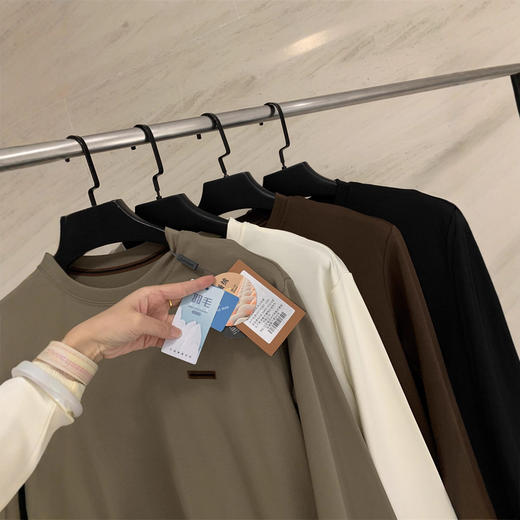 意奢！ 2025线下569羽毛蛋白纤维长绒棉混纺柔软休闲打底衫长袖T恤男款！ 商品图1