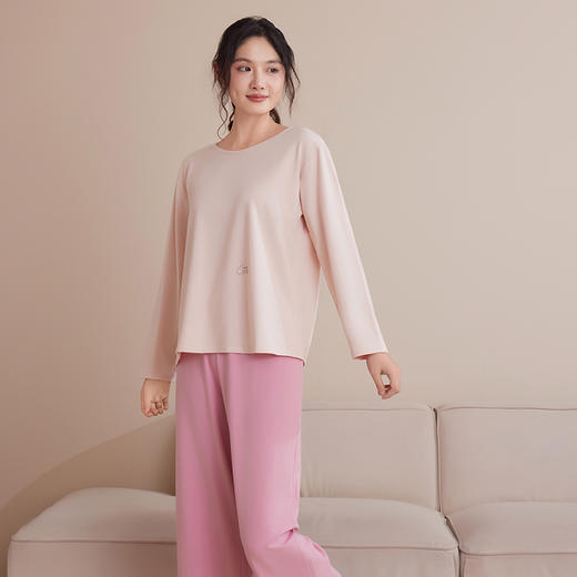 【专属链接】 山茶花兰精莫代尔情侣款家居服 男女同款 云柔棉面料，内层磨毛工艺，柔软保暖；添加山茶花精油淡淡花香；无感标签平整缝线，弹力腰带，穿着舒适 商品图4