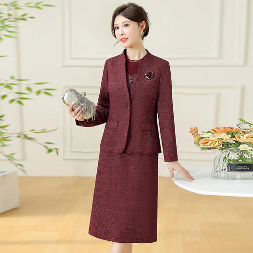 QYM 7259016-Y时尚套装洋气休闲两件套外套+连衣裙 商品图0