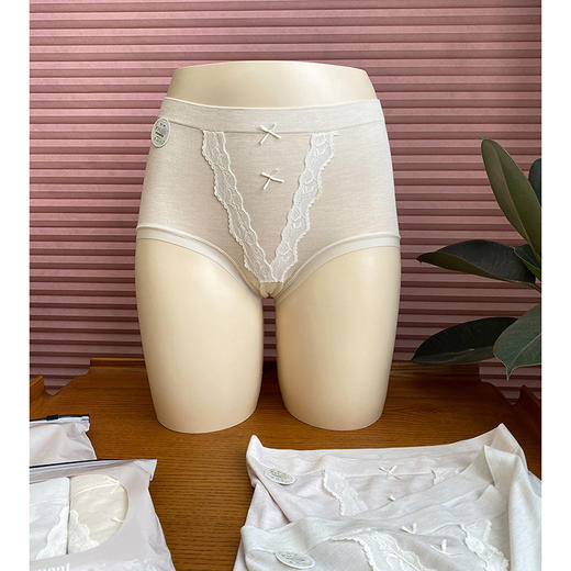 官网299！曼家三条装50S莫代尔细腻无缝女士内裤 蕾丝边撞色高弹柔软透气三角裤一组三条 商品图2