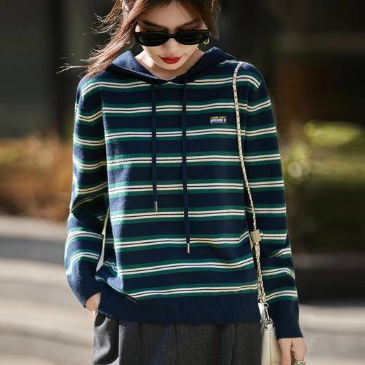 条纹针织衫女内搭外穿都有范 秋冬新款时尚宽松显瘦减龄休闲连帽长袖上衣新款新品女装 商品图3