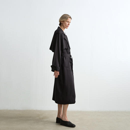 ROMI STUDIO 100%桑蚕丝双排扣翻领收腰长款风衣外套 RWCAWG4751 商品图7