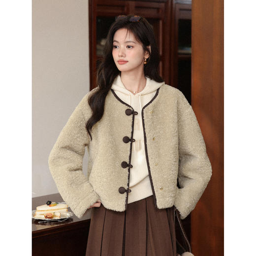 鹿向南「暖意绒绒」卡其色休闲保暖短外套秋冬季新款通勤上衣女士 商品图4