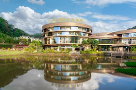 【旅居11.11】茶山咖谷过暖冬，云南普洱云璟国际花园酒店￥849元起/单人5晚/7晚/10晚/30晚旅居，2人起订，栖居佛莲山下，180°山景阳台，推窗见茶山，苍翠雨林度假