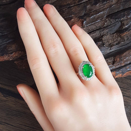 【天然正品】A货翡翠AU750收藏级白金豪镶钻镶天然细腻满绿冰种蛋面翡翠戒指16.5号（戒圈可改）女士161025XY11现售价：29800 商品图6