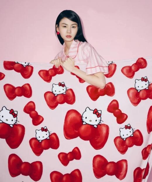 【野*家同款KT联名法兰绒毛毯150*200cm】3款可选，超柔软的法兰绒面料，细腻亲肤舒适；四角可爱装饰甜度爆表，保暖又可爱WD 商品图4