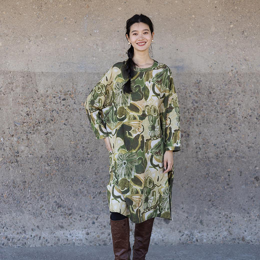 绽放675朵/行走的画布连衣裙·加厚双雨露麻底手绘印花长袖连衣裙 商品图1