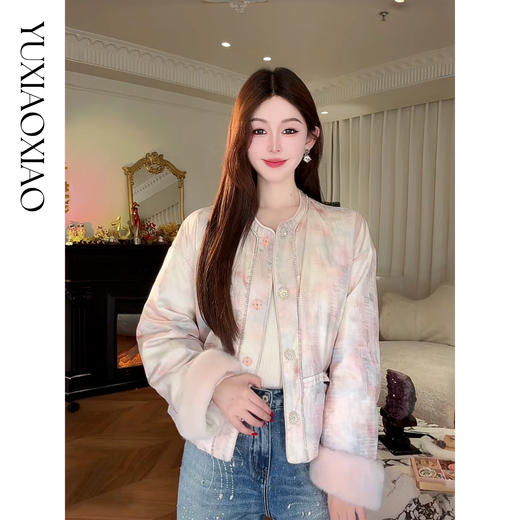 余潇潇【梦幻画卷】新中式国风100桑蚕丝拼接水貂毛袖白鹅绒外套 商品图0