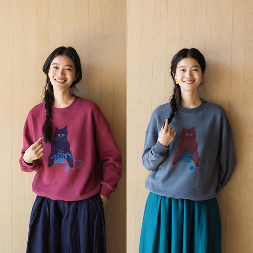 绽放656朵/猫猫卫衣·新款打毛衣的猫咪手绘印花抓毛长袖T恤卫衣 商品图0