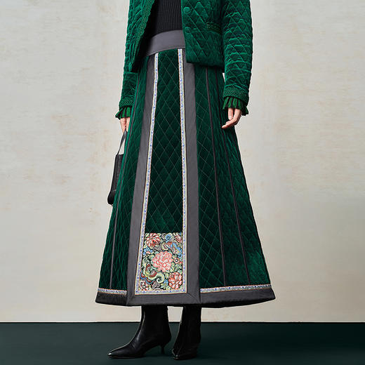 【林栖设计小店】马面裙绣花新中式2025秋冬新款丝绒半身裙女1954054 商品图5