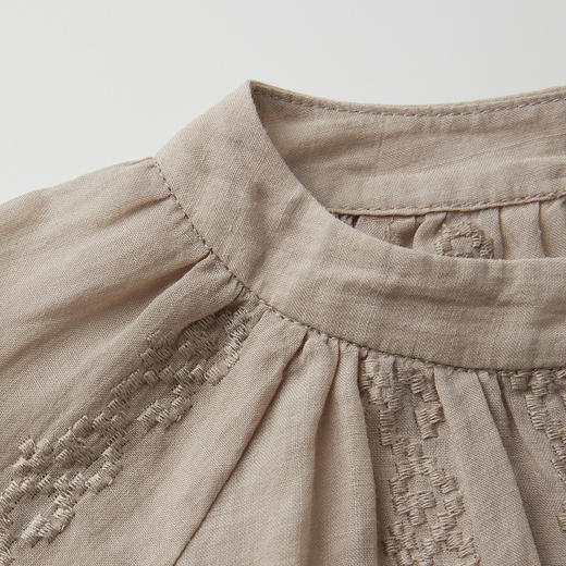 ROMI STUDIO“东方美学”100%苎麻轻薄宽松灯笼袖衬衫 RWCSSJ2691【发货时间25-30天】 商品图5