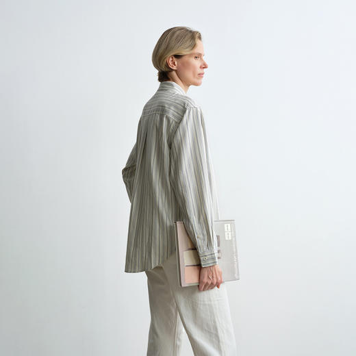 ROMI STUDIO“南法故事”莱赛尔羊毛亚麻混纺撞色条纹衬衣 24SST150 商品图2