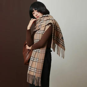 热卖！2025新款！C&C 明星款轻奢感羊毛/羊羔绒围巾 超大尺寸 两面可戴 保暖舒适 礼盒包装 多款可选