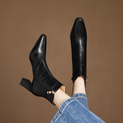 【预售5天】山茶花法式高跟短靴女新款时尚小方头显瘦真皮粗跟马丁靴单靴DS&1905 商品图4