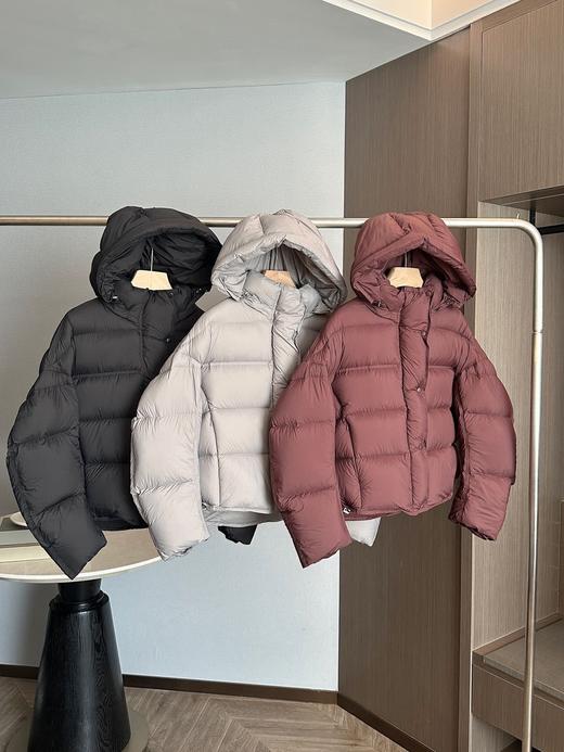 【多妈团购 运动泡芙羽绒服】超足鸭绒量，90绒子含量!厚实而丰满!超重磅!全球32个国家认证，防跑绒超暖和，不挑版型，显腿长（帽子可拆）-汉羽 商品图0