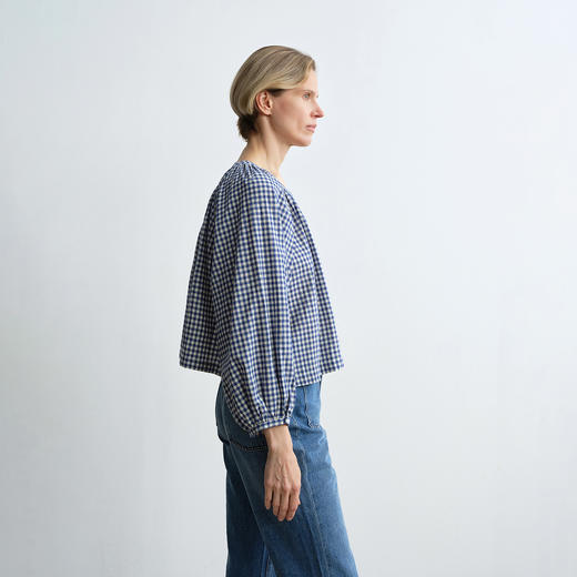 ROMI STUDIO“法式慵懒”蓝白格纹轻薄宽松圆领长袖衬衫 RWCRS64423 商品图1