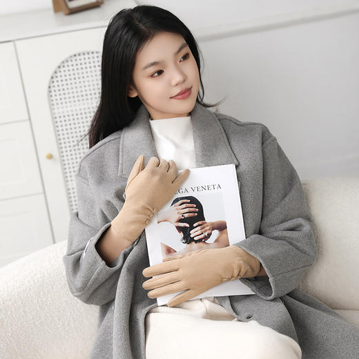 49元两副！小香风时尚女士手套 磨毛触屏保暖 秋冬加绒 修饰手型 蓄热防风 方便操作手机 时尚韩版百搭款式 骑车出行户外活动 商品图7