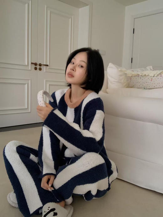 贴身暖宝宝～条纹小熊猫绵绵云朵加绒加厚慵懒家居服 半边绒睡衣套装 商品图0