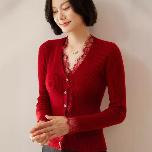 「高货qj」全新升级【铂金会员395/天猫529/差价134】(10936)洛诗琳新款蕾丝v领羊绒开衫2025秋冬气质修身显瘦针织毛衣 商品图3