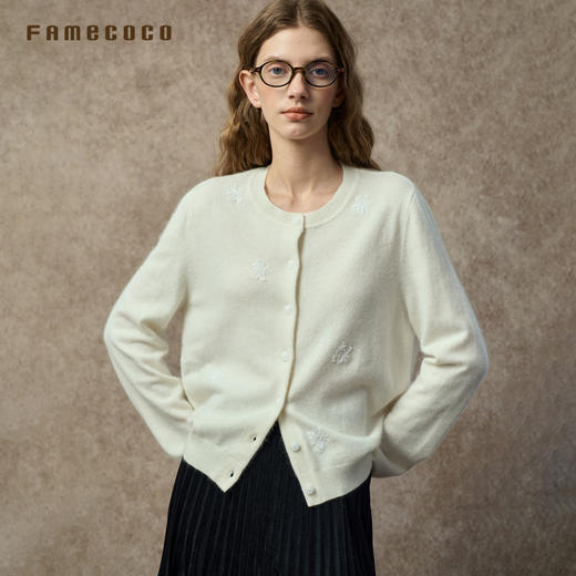 Famecoco温柔知性手工钉珠绣花圆领羊毛开衫宽松百搭FAC8DE005 商品图3