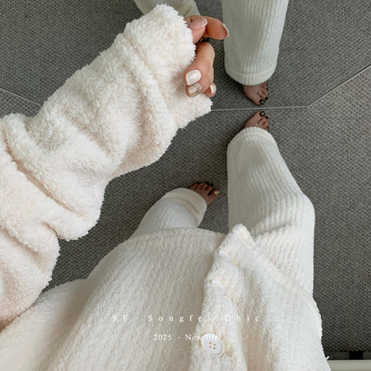 秋冬【加绒加厚睡衣套装】高领宽松半边绒 弹力坑条保暖家居服睡衣女款 商品图3