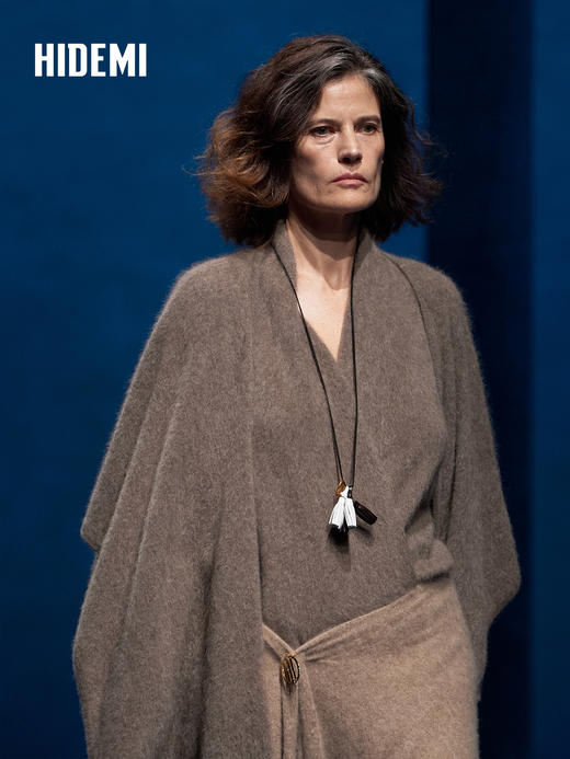 HIDEMI  藏地可溯源牦牛绒拉毛长拉绒系列大廓形慵懒浴袍外套长裤 商品图4