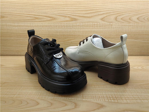 豪行春季新款专柜正品真皮休闲舒适中跟系带女单鞋25122623 商品图4