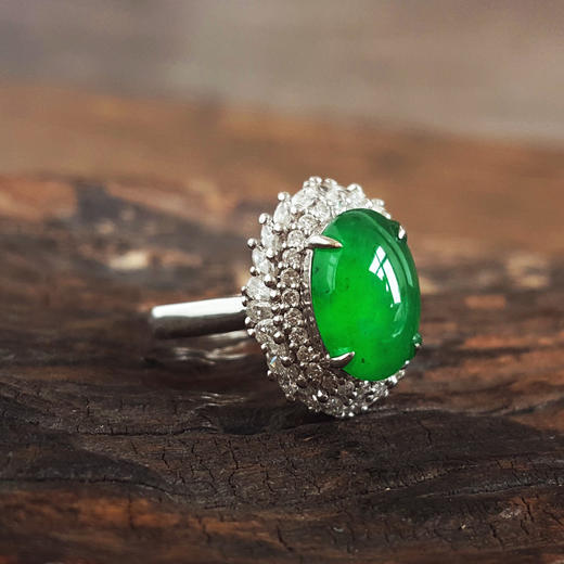 【天然正品】A货翡翠AU750收藏级白金豪镶钻镶天然细腻满绿冰种蛋面翡翠戒指16.5号（戒圈可改）女士161025XY11现售价：29800 商品图3