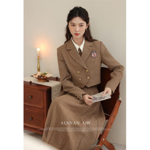 鹿向南《霍莉顿商学院》法式百褶裙2025春秋新款半身裙LXN31812 商品图4