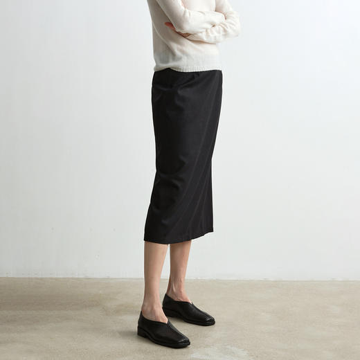 ROMI STUDIO“法式优雅”羊毛混纺斜纹肌理感直筒廓形半裙 431X1052 商品图5