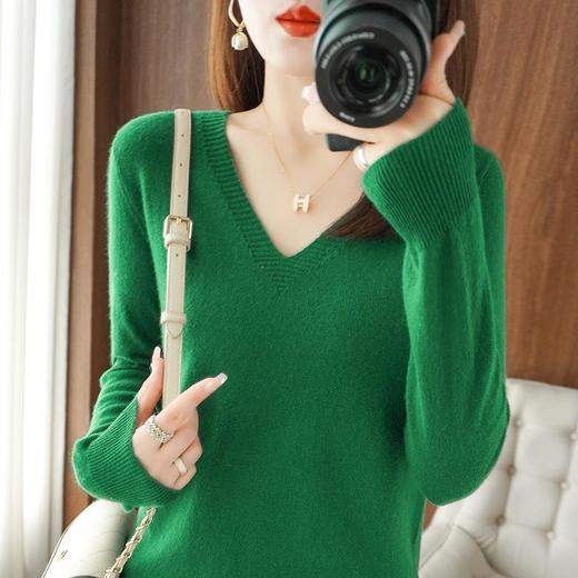 韩版V领打底衫 内搭外穿秋冬新款V领毛衣女大衣内搭韩版宽松套头纯色毛衫针织打底衫女 商品图1