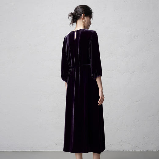 【林栖设计小店】真丝丝绒连衣裙珠片绣花宽松优雅腰带2025秋冬新款长裙女1954190 商品图4