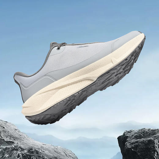 Tutwo|悠行女式户外轻跑鞋 TTFFN80062 商品图1