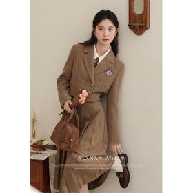 鹿向南《霍莉顿商学院》法式百褶裙2025春秋新款半身裙LXN31812