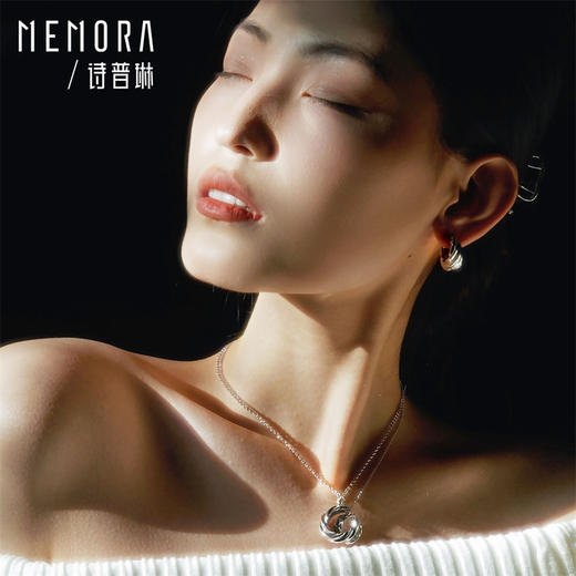 【任选3件599元】素圈圆环耳饰 S925银耳环时尚ins风耳圈MEMORA诗普琳YEE02401、YEE02402（线上专供） 商品图2