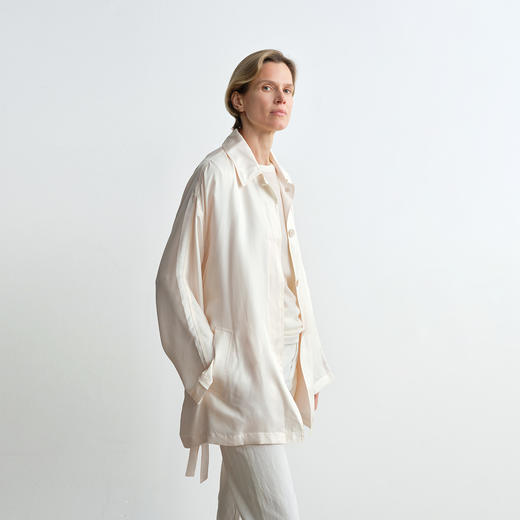 ROMI STUDIO 100%桑蚕丝翻领宽松中长款收腰风衣外套 RWCAWG4854 商品图8