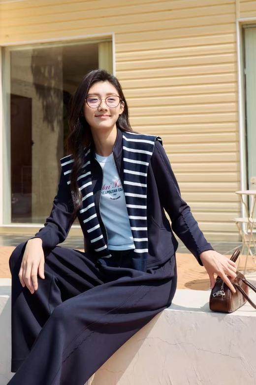 伯妮斯茵 | 时尚单品 黑白条纹针织披肩 外搭神器 提升造型层次感 通勤出游款  SZ3WAL65 - 帝释青披肩 商品图1