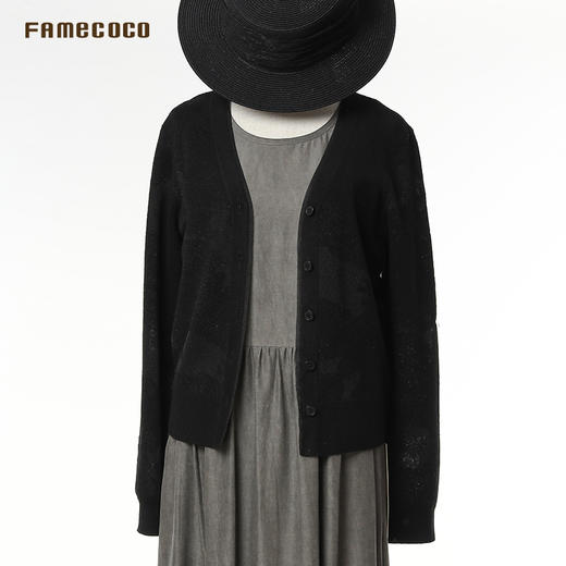 Famecoco范可儿文艺气质暗纹勾花V领拼接羊毛针织开衫FAC6DE002 商品图4