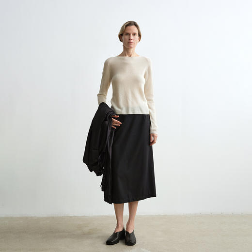 ROMI STUDIO“感知秋意”100康赛妮山羊绒套头针织毛衫 RW24AS00469 商品图5