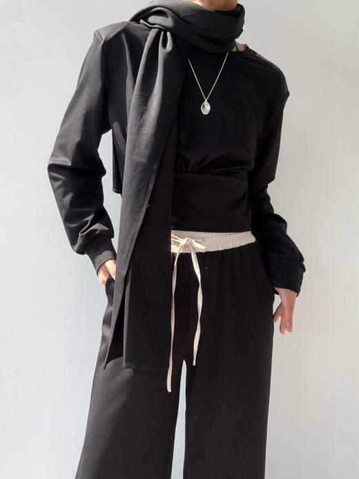 SIJIA｜AW2550 黑色围巾收腰卫衣 商品图3