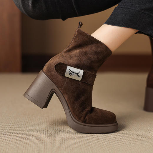 【预售5天】磨砂皮粗跟圆头高跟短靴女秋冬新款复古皮带扣厚底切尔西靴ZYY&A1528 商品图1