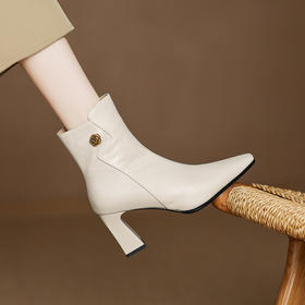 【预售5天】山茶花法式高跟短靴女新款时尚小方头显瘦真皮粗跟马丁靴单靴DS&1905