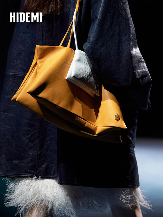 HIDEMI 大秀款bookbag系列长款三层多种背法挎包通勤包 商品图0
