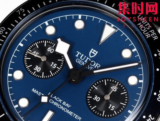 3T帝舵碧湾计时系列 F1赛车25型“黑武士”男士腕表
帝舵 Black Bay Chrono系列是一款融合潜水表传统与赛车计时功能的混合型腕表，以其复古美学与现代技术著称。 商品图4