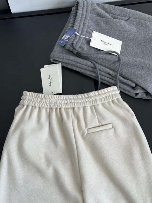 超显嫩❗️卫衣裤套装一套入👍【梅茵凯琳Meline Kaylin羚羊绒阔腿裤/印花连帽卫衣】⚠️柔软好穿，裤子一体绒设计‼️  ⚠️舒适感拉满，连帽设计慵懒防风，修饰腰身！ 商品图7